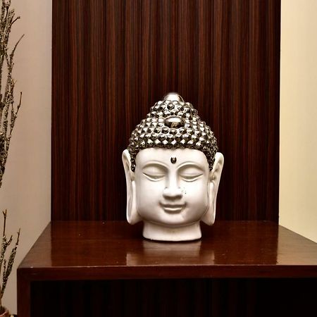 2Bhk Comfortable Furnished Serviced Apartments In Hauz Khas - Woodpecker Apartments New Delhi Ngoại thất bức ảnh