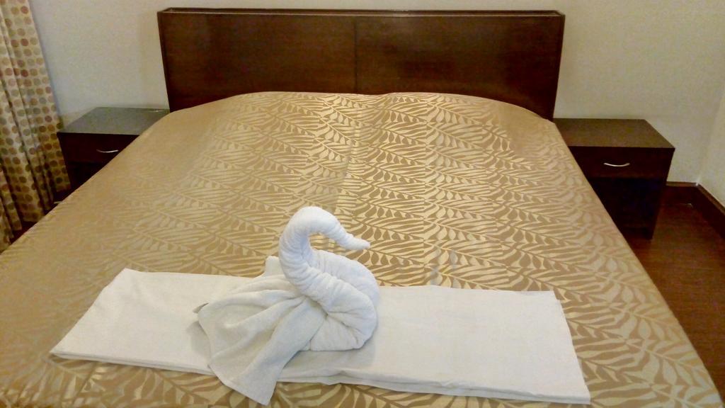 2Bhk Comfortable Furnished Serviced Apartments In Hauz Khas - Woodpecker Apartments New Delhi Ngoại thất bức ảnh