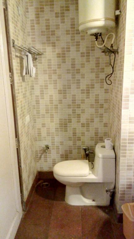 2Bhk Comfortable Furnished Serviced Apartments In Hauz Khas - Woodpecker Apartments New Delhi Ngoại thất bức ảnh