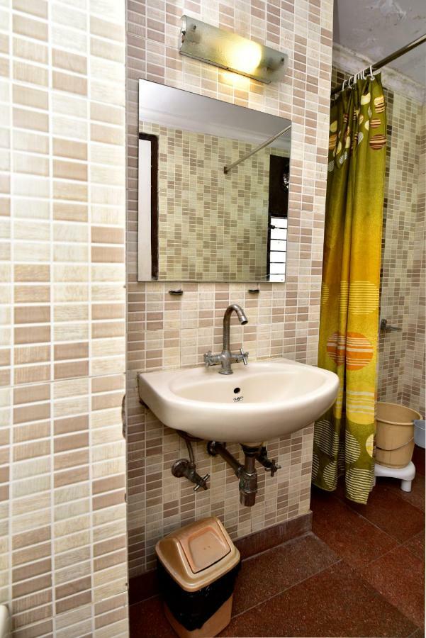 2Bhk Comfortable Furnished Serviced Apartments In Hauz Khas - Woodpecker Apartments New Delhi Ngoại thất bức ảnh