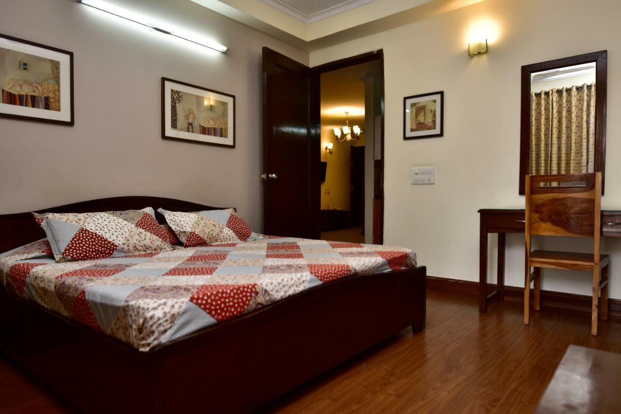 2Bhk Comfortable Furnished Serviced Apartments In Hauz Khas - Woodpecker Apartments New Delhi Ngoại thất bức ảnh