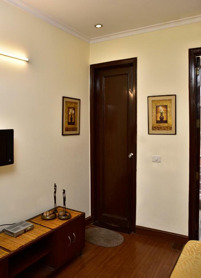 2Bhk Comfortable Furnished Serviced Apartments In Hauz Khas - Woodpecker Apartments New Delhi Ngoại thất bức ảnh