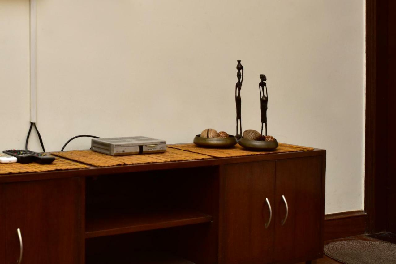 2Bhk Comfortable Furnished Serviced Apartments In Hauz Khas - Woodpecker Apartments New Delhi Ngoại thất bức ảnh