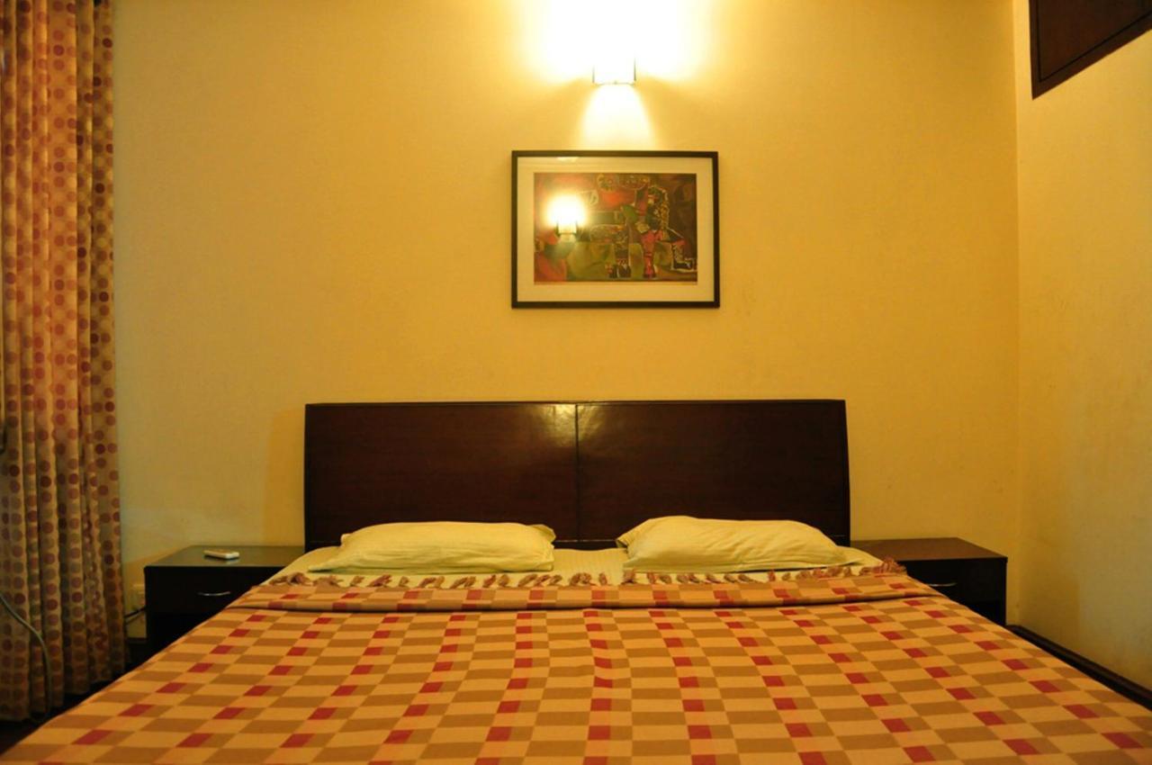 2Bhk Comfortable Furnished Serviced Apartments In Hauz Khas - Woodpecker Apartments New Delhi Phòng bức ảnh
